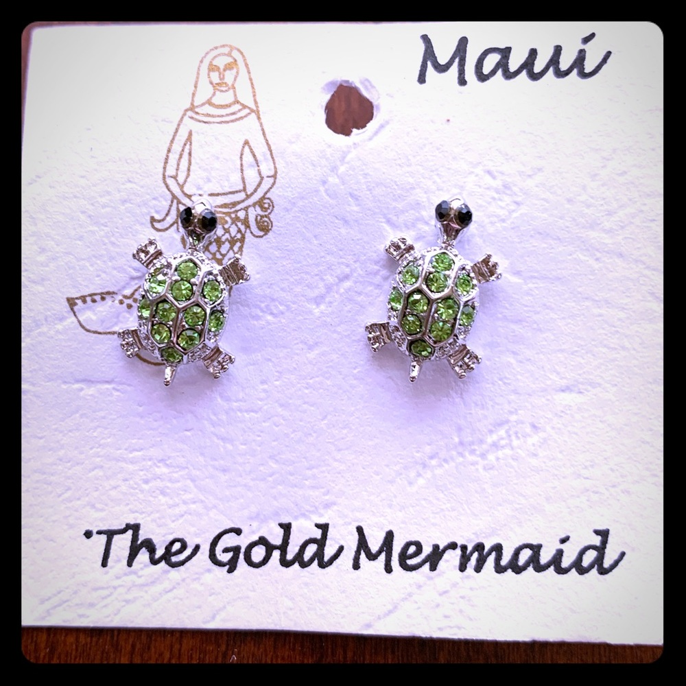 Silvertone & Green Gem Turtle Pierced Earrings 🐢